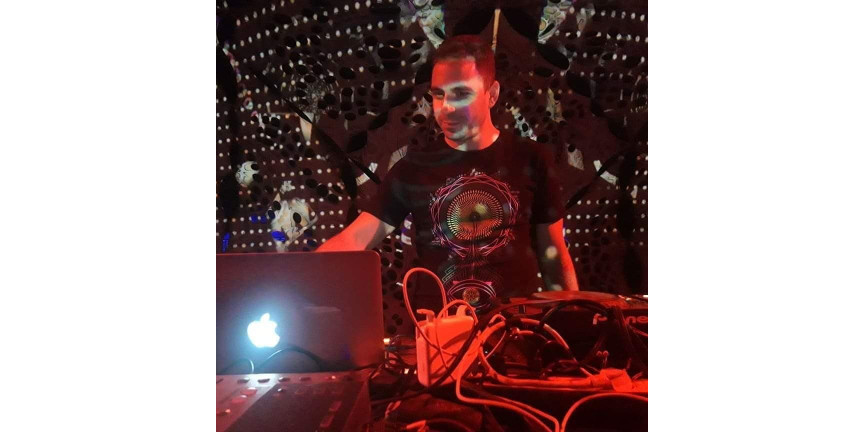 Fasma in action wearing Mandala Clothing