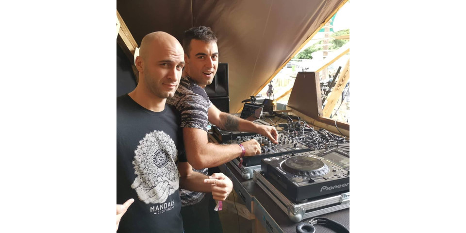 Zyce & E-Clip in action wearing Mandala Clothing